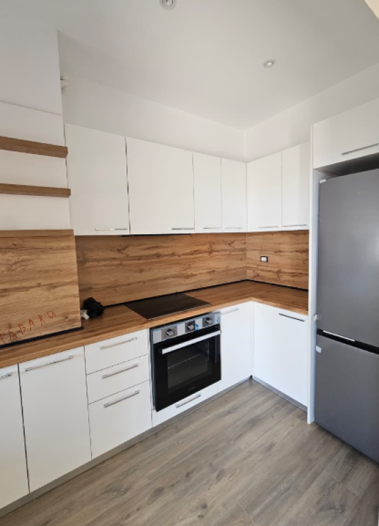Jepet me Qira Apartament 3+1+2 – Bulevardi Zhan D’Ark