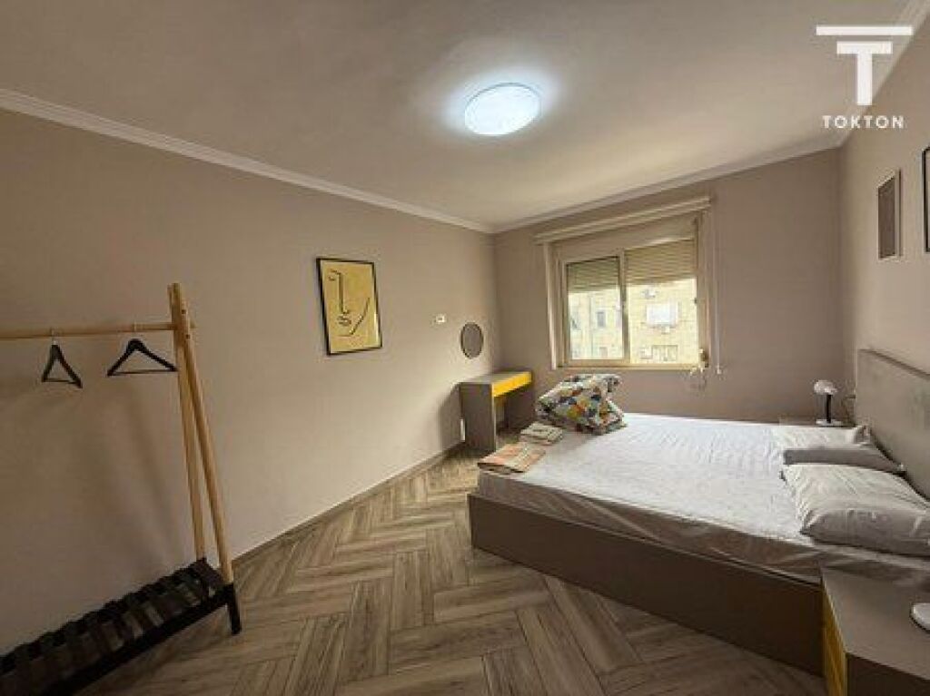 IN VENDITA, APPARTAMENTO 1+1, VIA: "21 DICEMBRE", TIRANA