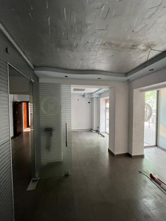 Shitje | Ambjent Biznesi | Rruga Xhanfize Keko | 145000 €