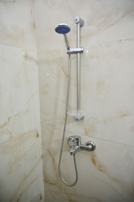 Durres, Affittasi 2 monolocali Luce e Acqua pagate vicino a Spar Via Pavaresia Palazh Durres.