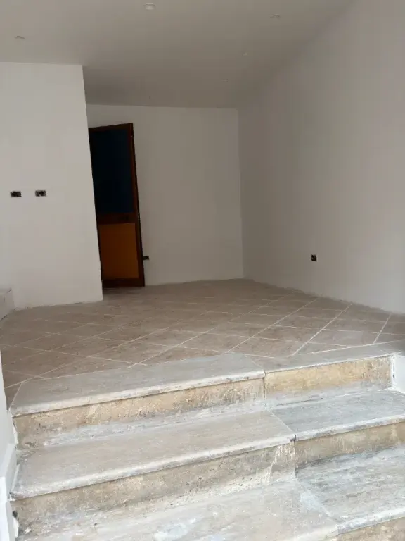 Rent | Ambjent Biznesi | Rruga e Elbasanit | 550 €/month
