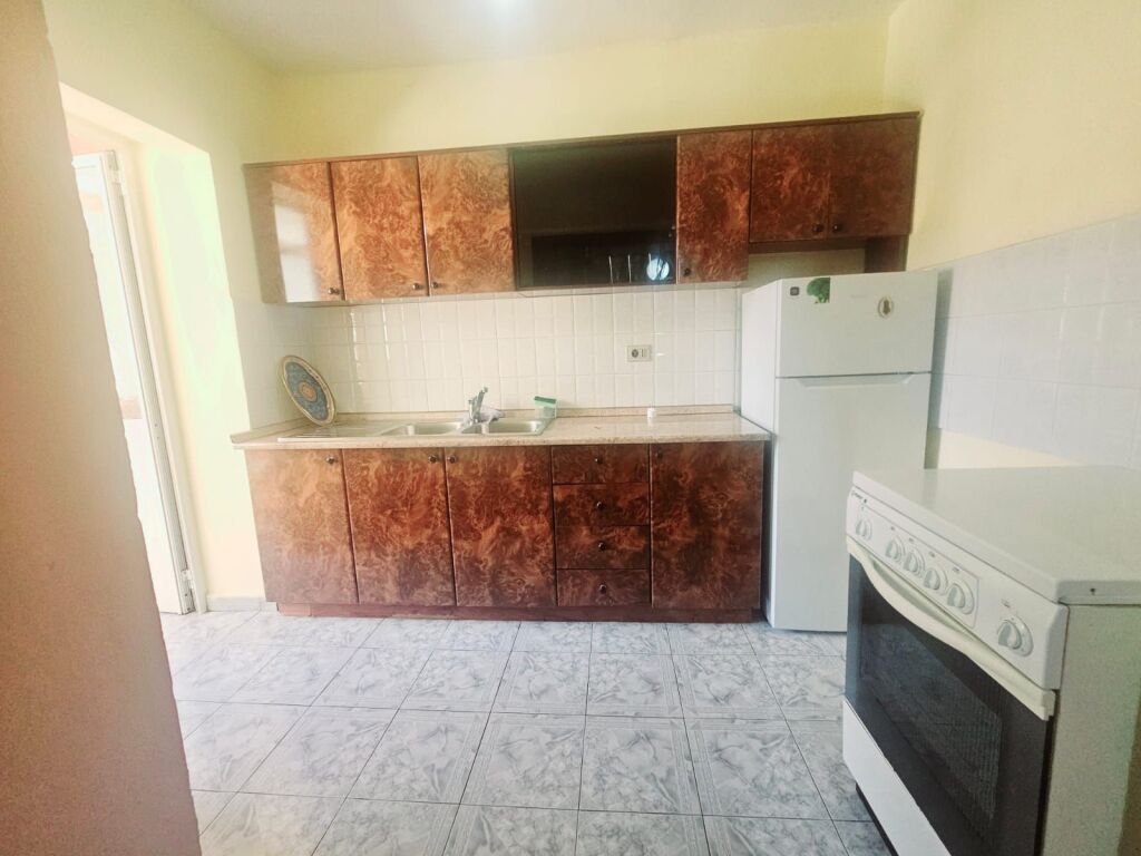 Jepet me qira apartament 2+1