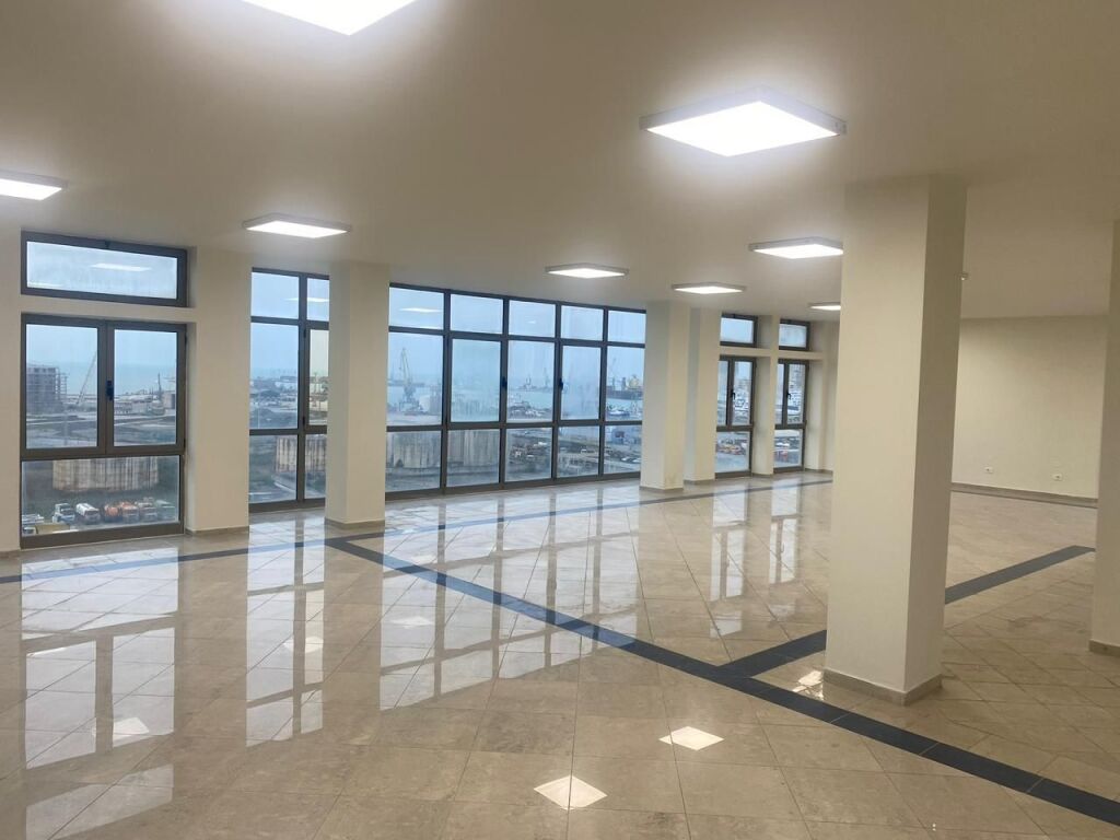 🏢 BUSINESS PREMISES FOR RENT – DURRËS ENTRANCE