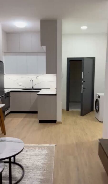 Affitto | Apartament 2 + 1+ 2 | Rruga 5 Maji | 600 €/mese