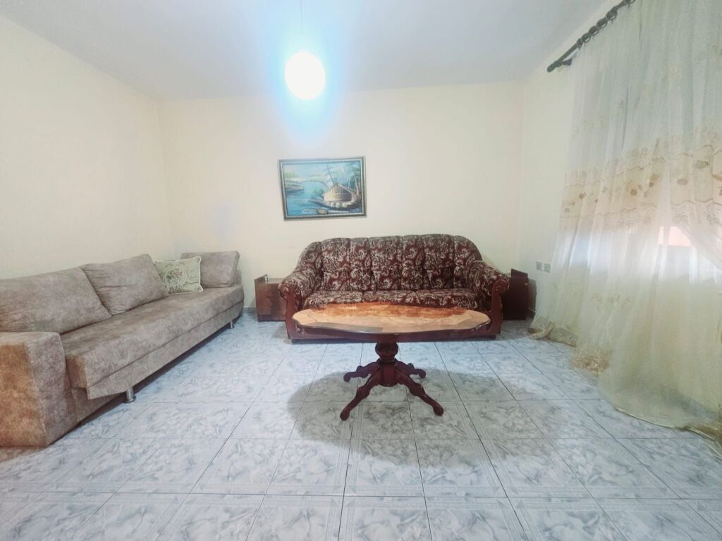 Jepet me qira apartament 2+1