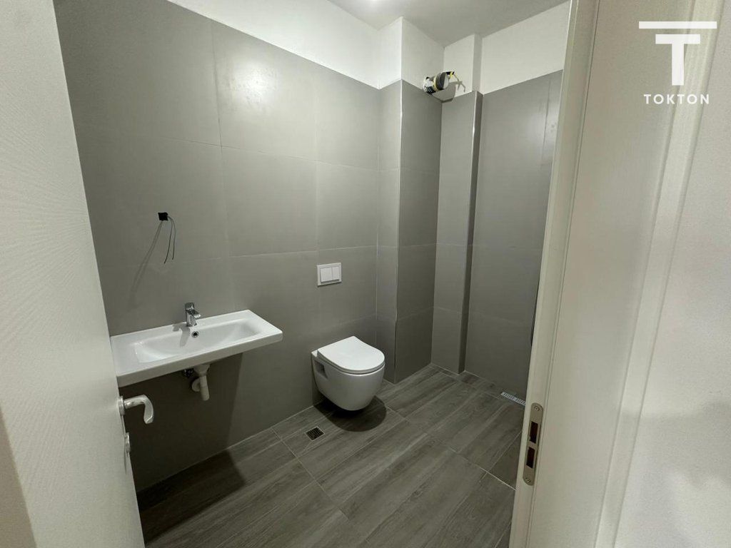 QIRA, APARTAMENT 2+1+2, DON BOSKO, TIRANË