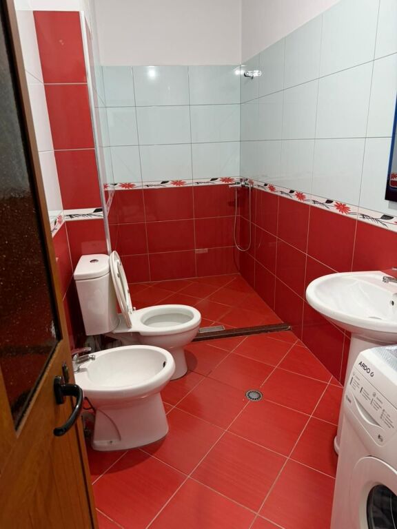 Jepet me qira apartament 2+1 në Astir!