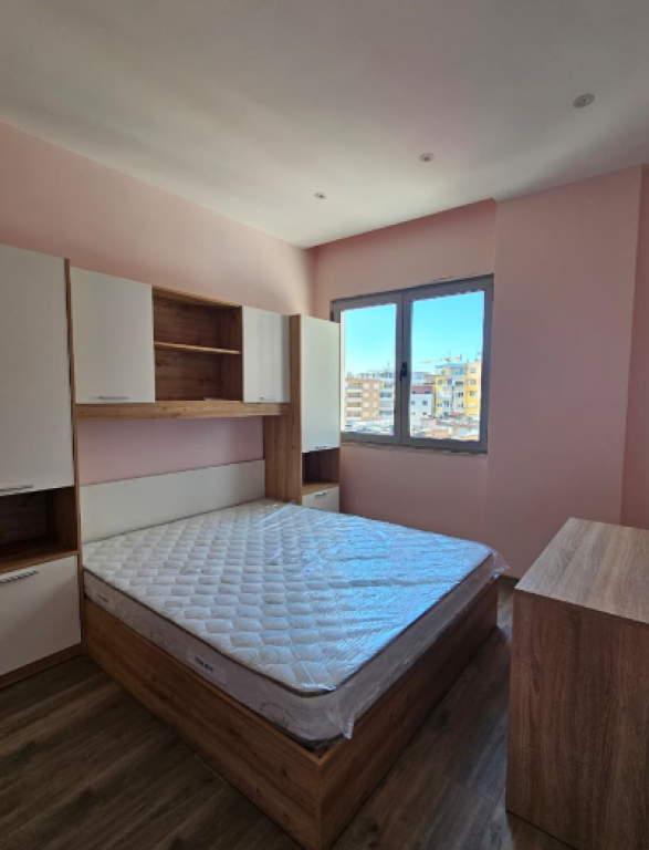 Jepet me Qira Apartament 3+1+2 – Bulevardi Zhan D’Ark