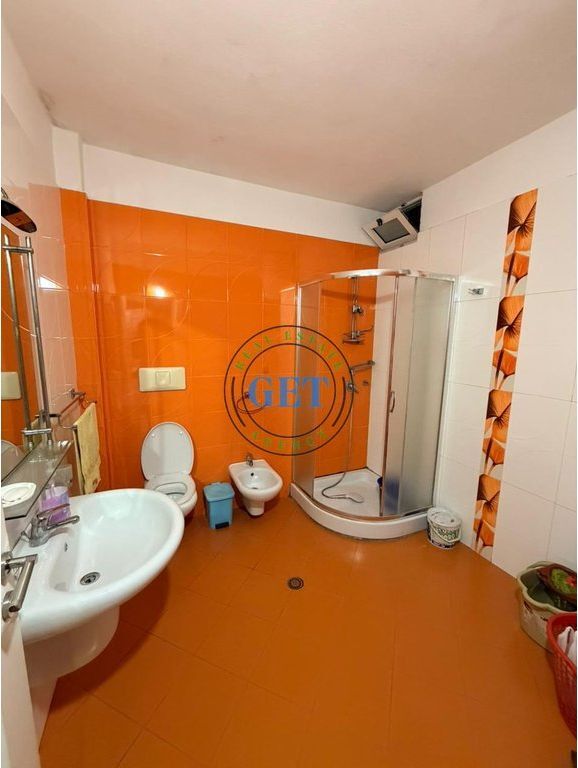 Jepet me qira Apartament 2+1+2, Pallati i Sportit, Durrës