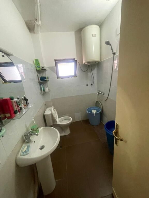 Apartament 2+1 per shitje tek Ali Demi.