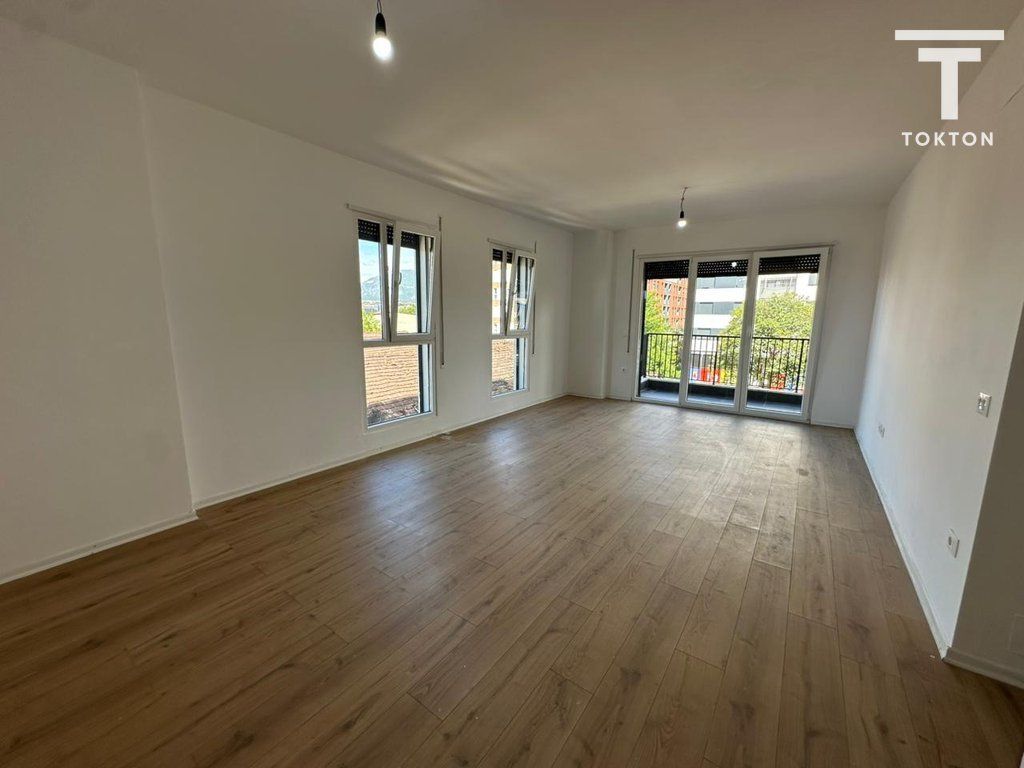 QIRA, APARTAMENT 2+1+2, DON BOSKO, TIRANË