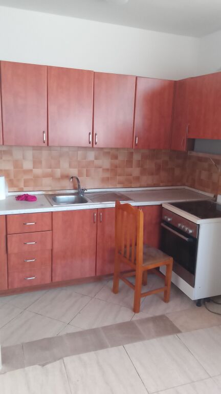 Apartment me qera, 2+1 tek Xhamlliku