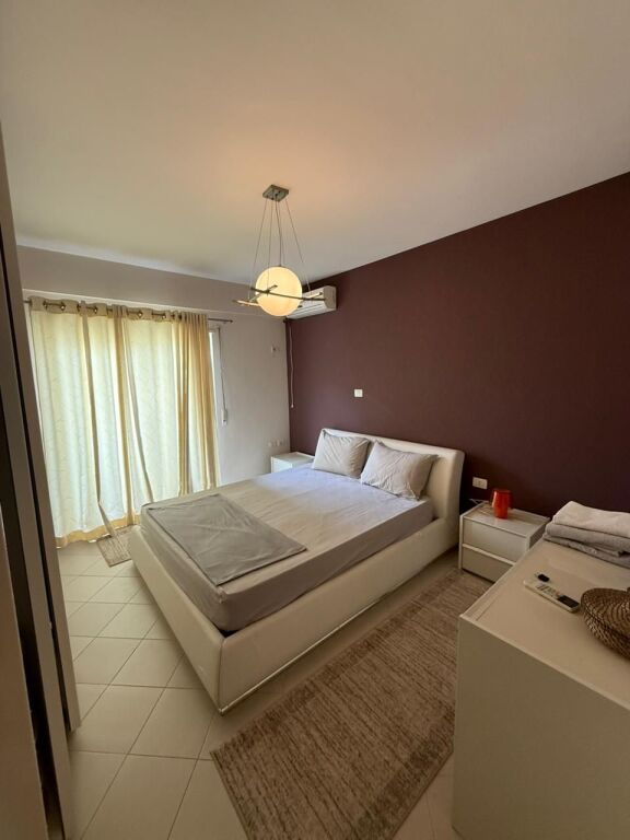 Apartament 2+1 Me Qira pamje deti + post parkimi në Plazh, Durres