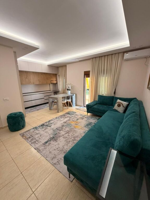 🏡 Apartament 1+1 me Qira në Shkëmbin e Kavajës – Vetëm 50 Metra nga Deti 🌊