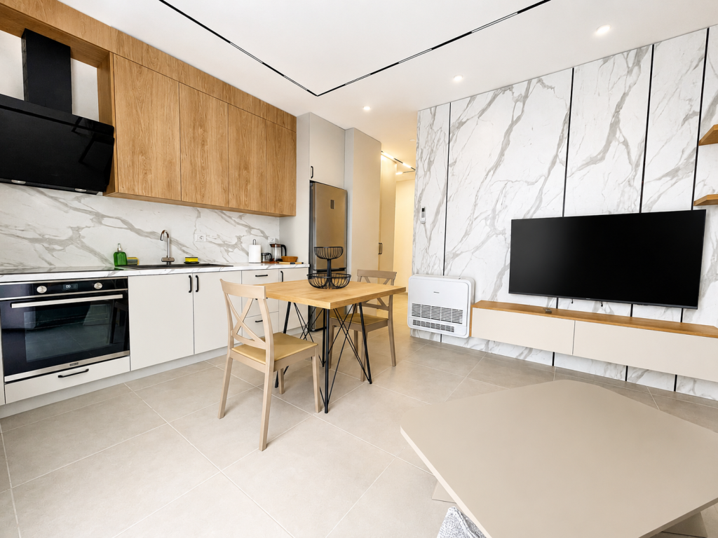 Shitet Apartament 2+1 i Mobiluar me Pamje Deti - Golem