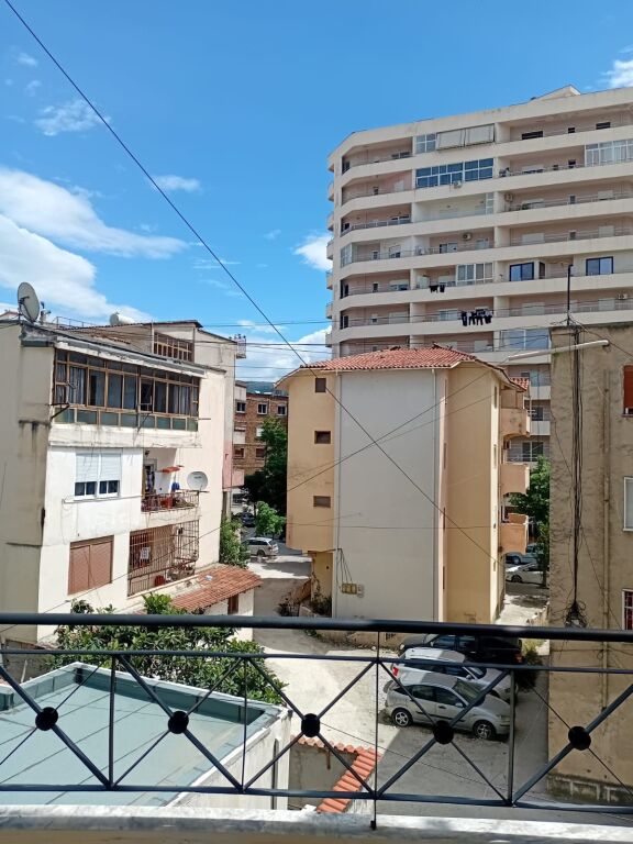 Apartament me qera