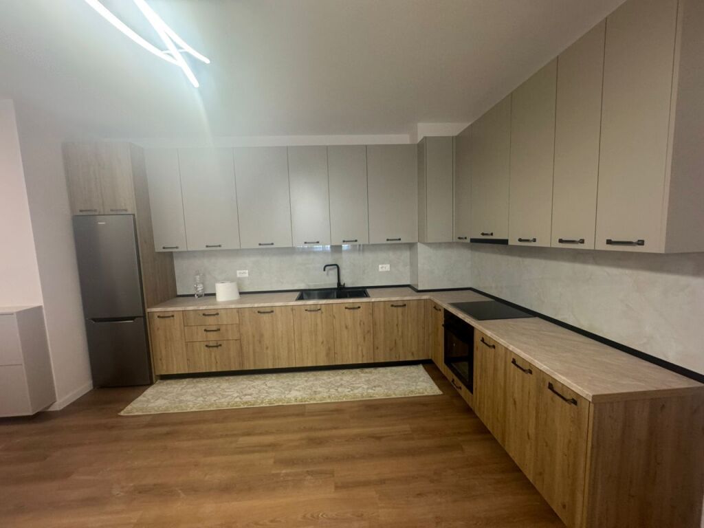 Apartament 2+1 per qera Shkoze !