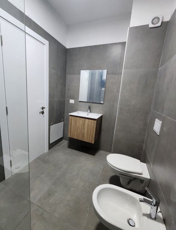 📌 Apartament 1+1 me Qira – Kompleksi Arlis, Rruga e Dibrës