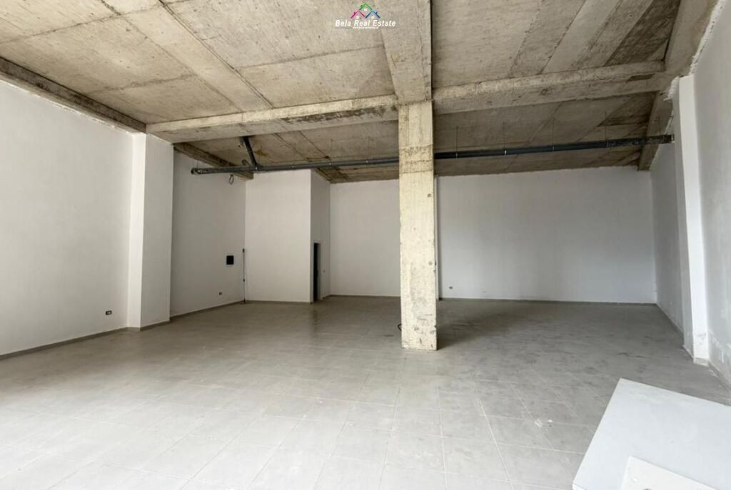 Negozio In Affitto Vicino Al Lago Secco (ID BD21912) Tirana