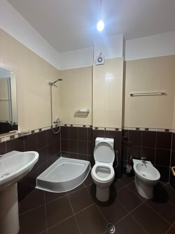 Apartament 2+1+2 rruga e teleferikut Fresk !
