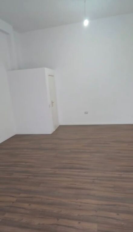 Business premises 50m² for rent at Rrugica e Nela 5, Astir.