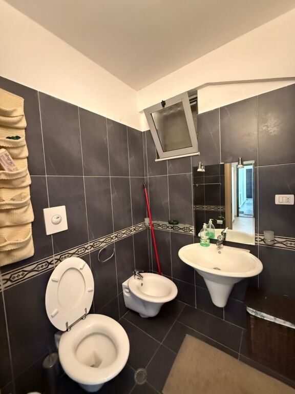 Apartament 2+1 Me Qira pamje deti + post parkimi në Plazh, Durres