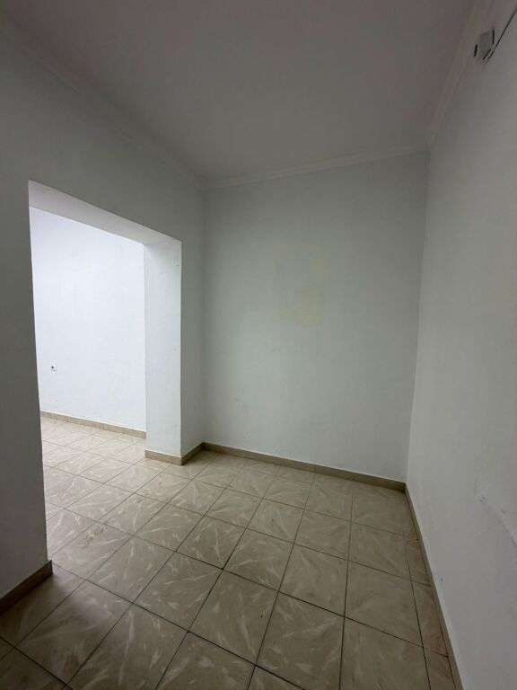 Rent | Ambjent Biznesi | Rruga Bardhyl | 400 €/month