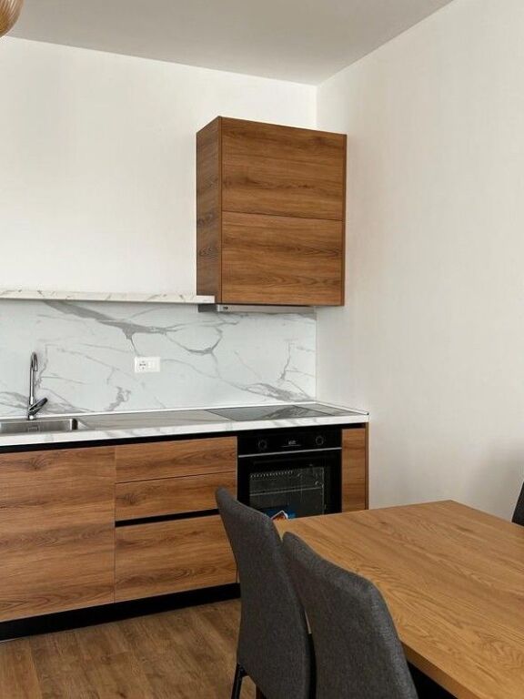 🏡 Apartament 1+1 me Qira – Kompleksi Arlis, Rruga e Dibrës ✨ 🏢 Kati: 11