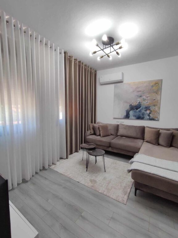 Apartament 1+1 me qira – pranë Spitalit Amerikan 3 !