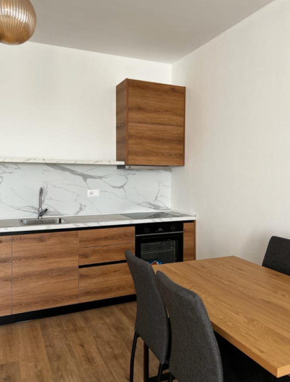 🏡 Apartament 1+1 me Qira – Kompleksi Arlis, Rruga e Dibrës