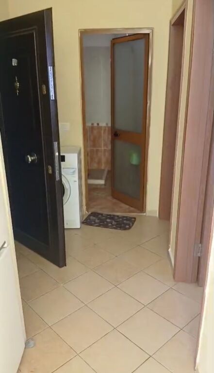 Apartament me Qira te Shkëmbi i Kavajës 1+1