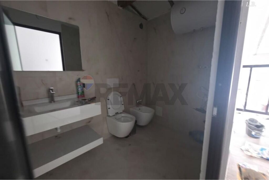 Shitet Apartament 1+1 me pamje të hapur nga Lana!