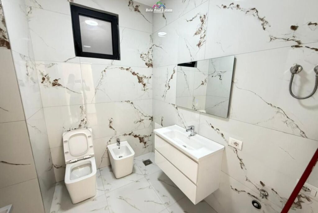 Apartament Ne Shitje 2+1 Tek Liqeni i Thate (ID B120866) Tirane