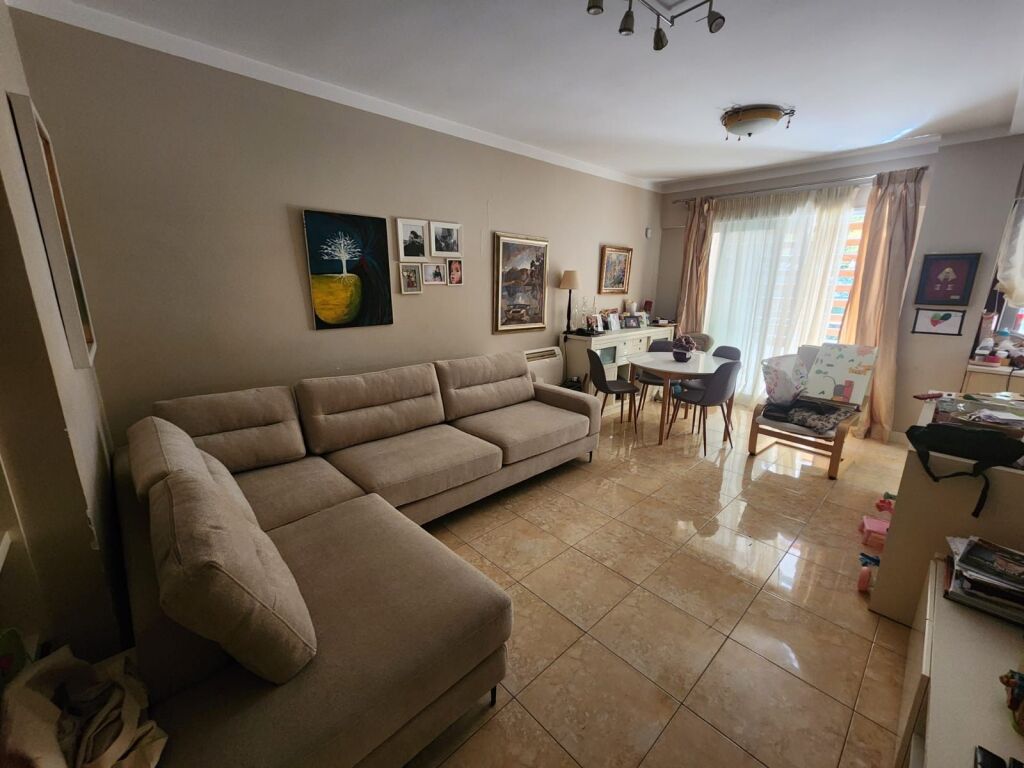 2+1,te liqeni i thate,buze rruge,750’euro