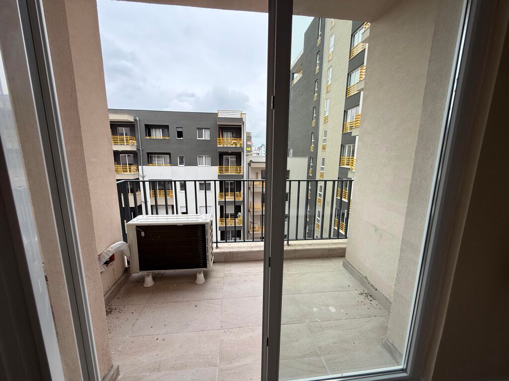 Affittasi 1+1 Complesso E88 Laprake 50.000 lekë
