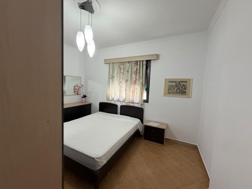 Jepet Apartament 1+1 me qira , 3 Milion e Gjyse leke ne vit