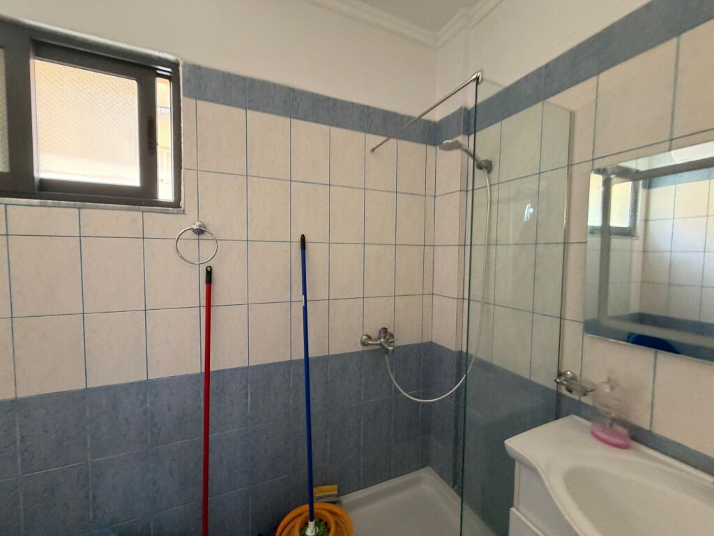 Jepet Apartament 1+1 me qira , 3 Milion e Gjyse leke ne vit