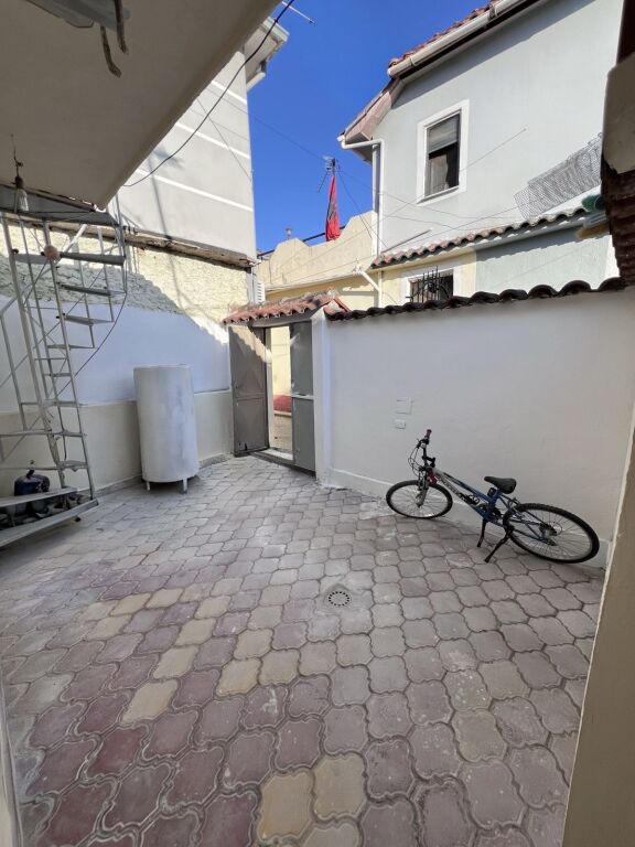 Jepet me qera shtepi private,Jordan misja