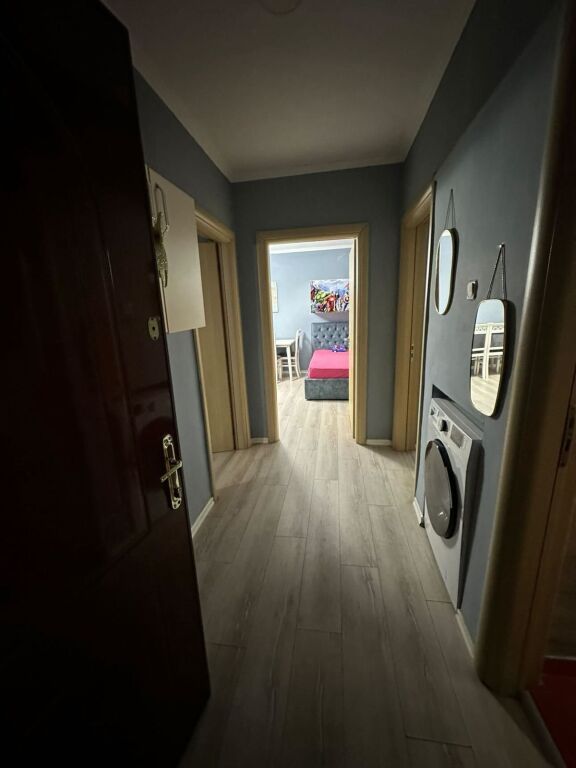 Jepet me qira apartamet 2+1 . Tek oxhaku,spitalet nene tereza, 450 mije lek ne muaj