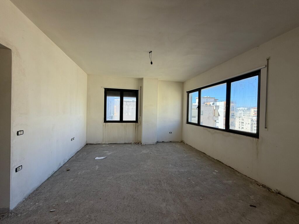 Apartament 1+1 ne shitje Vlore , Bulevardi Vlore-Skele
