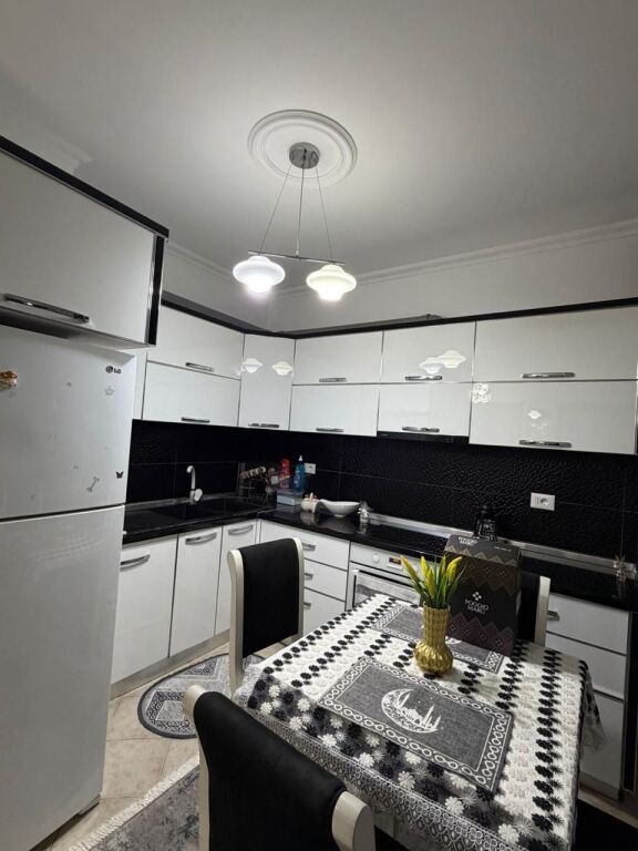 Jepet me qera apartament 1+1 ne Astir tek nela 6
