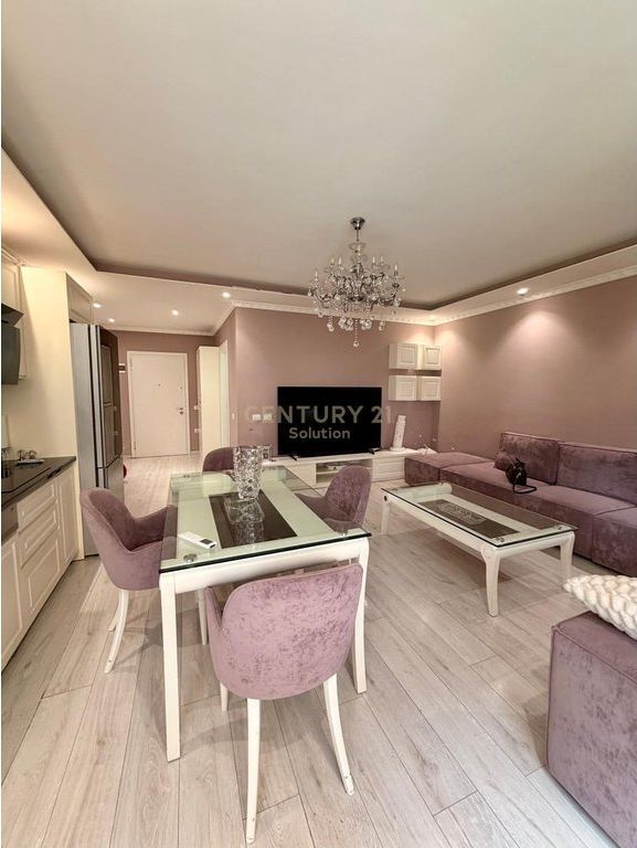 Apartament 2+1+2 per shitje tek Komuna e Parisit