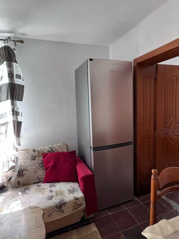 Jepet me qera shtepi private,Jordan misja