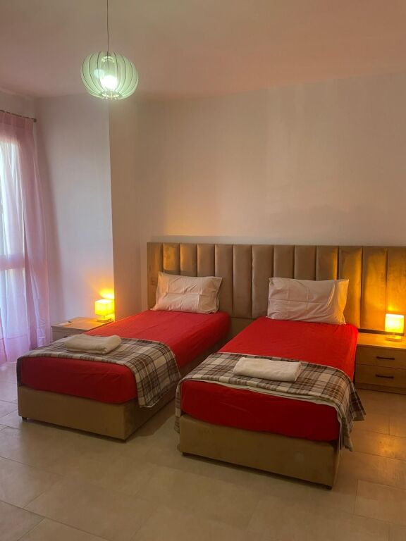 Jepet me Qira Apartment 2+1+2 tualete