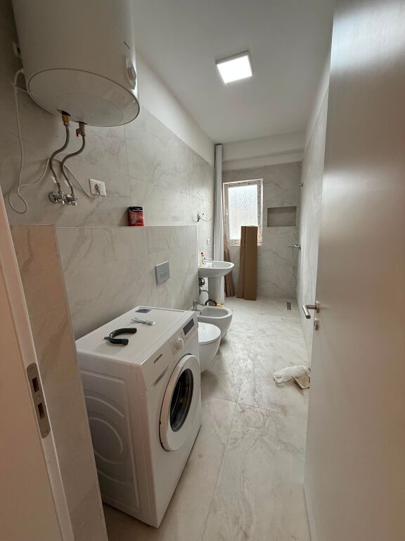 Affittasi 1+1 Complesso E88 Laprake 50.000 lekë
