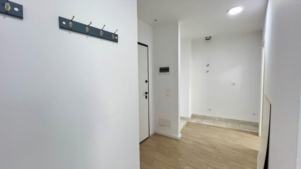 ZYRE ME QERA: 2 Amb. Pune📍Lake View Res. (Rr. E Kosovareve) ||+1 P.Parkimi🅿️ - 1100€/Muaj - S.75m² || Biznese qe kerkojne imazh profesional