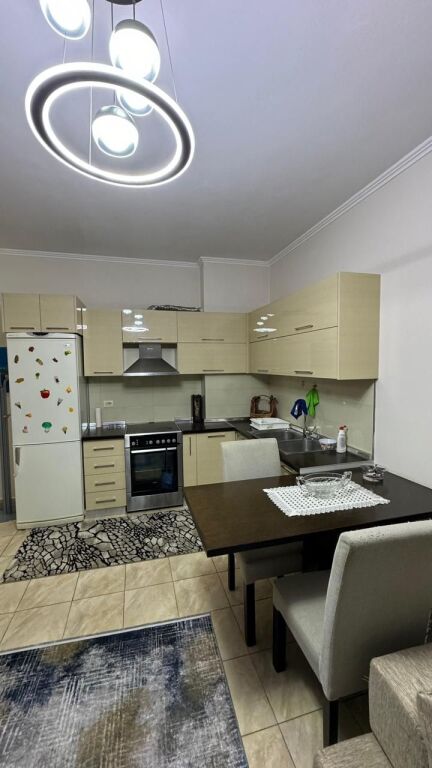 🏢Astir,pas Kompleksit Molla jepet me qera apartament,2+1,i mobiluar.50,000 Leke