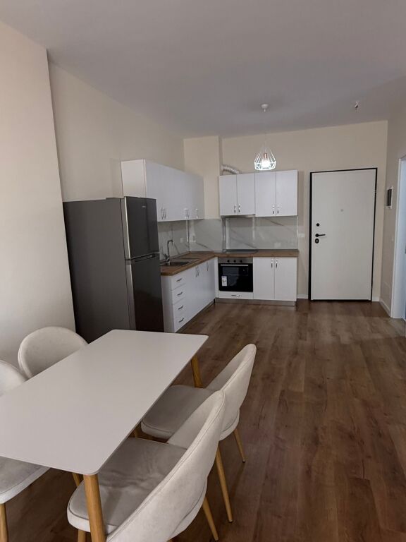 Qera | Apartament 1 + 1 | Rruga 5 Maji | 550 €/muaj