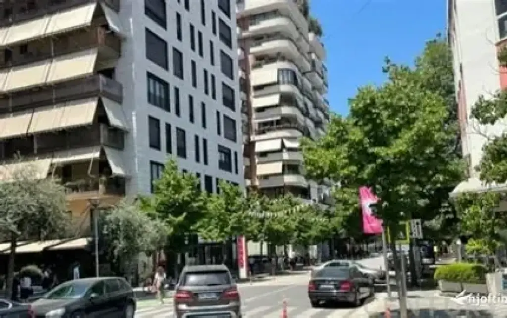 Apartment 2+1 + garage for sale near Libri Universitar!