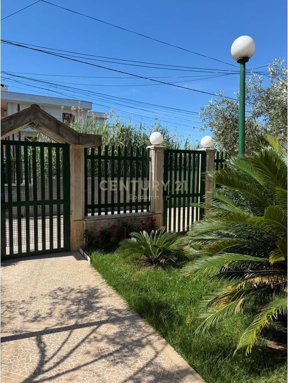 Appartamento 2+1 in Affitto nel Quartiere 17, Durrës